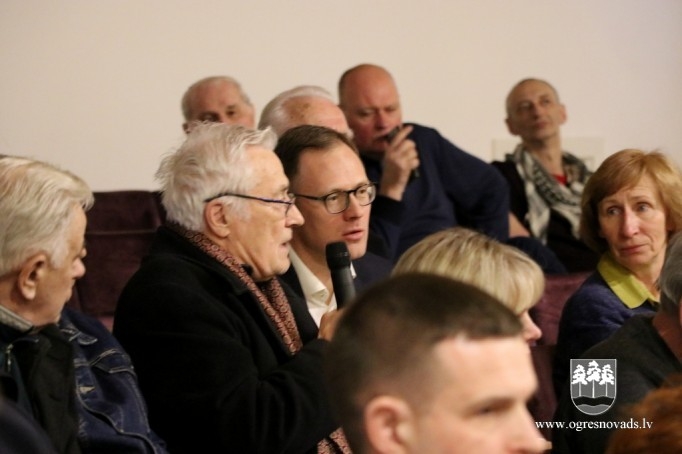 Ogrē notikusi filmas “Ukrainas frontē bez pārmaiņām” pirmizrāde