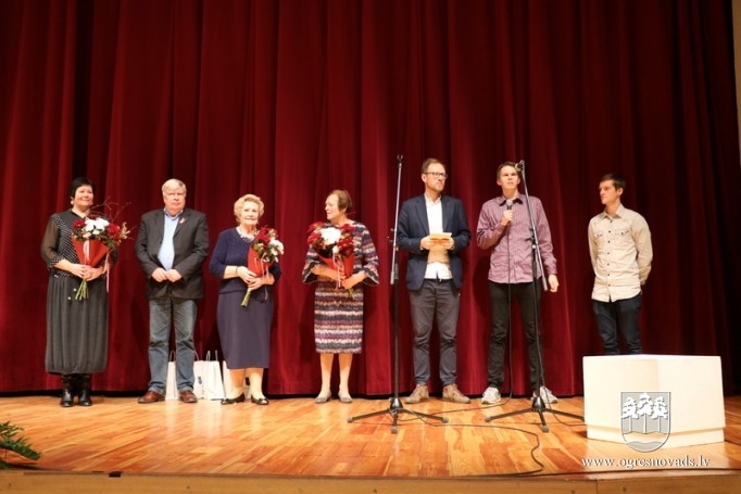 Uzņemta dokumentālā filma par lauku skolām Ogres novadā