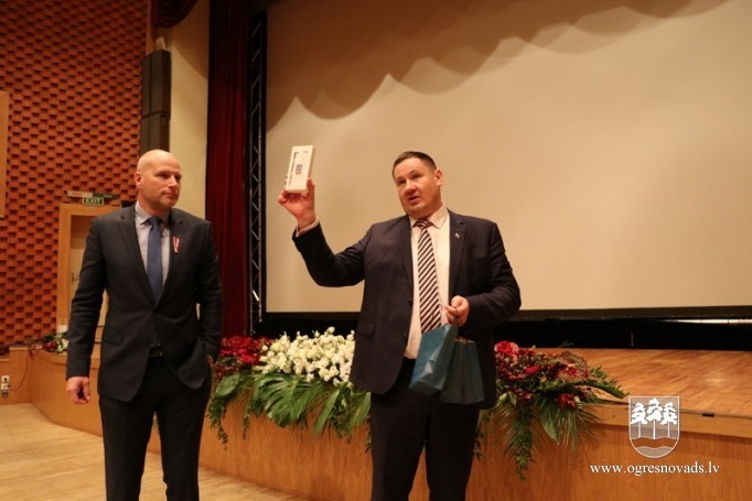 Uzņemta dokumentālā filma par lauku skolām Ogres novadā