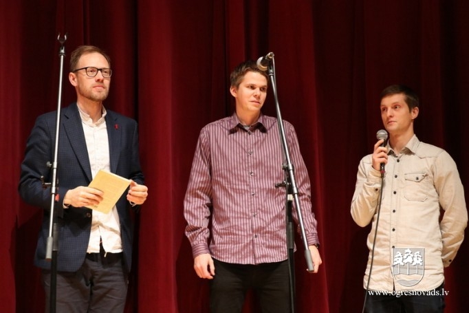 Uzņemta dokumentālā filma par lauku skolām Ogres novadā