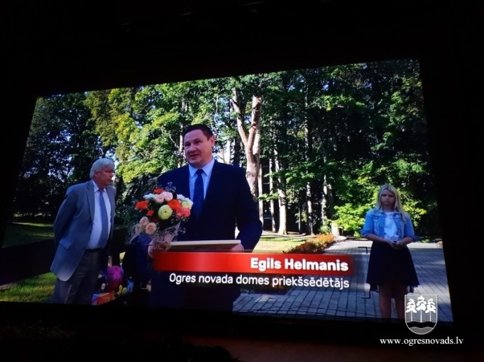 Uzņemta dokumentālā filma par lauku skolām Ogres novadā