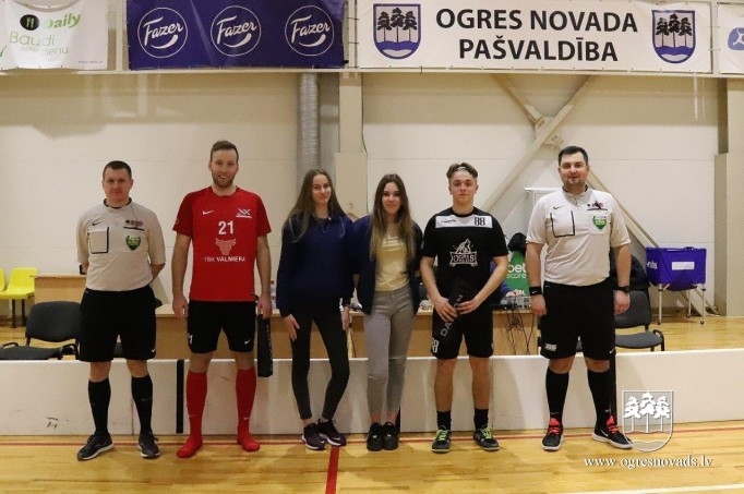 Florbola klubs “Ogres Vilki” izcīna uzvaras