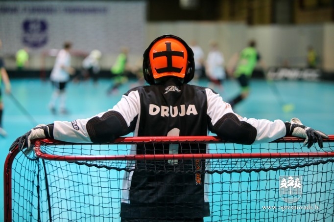 "Ogres Vilku" komanda izcīna "Unihoc Riga Cup 2018" kausu