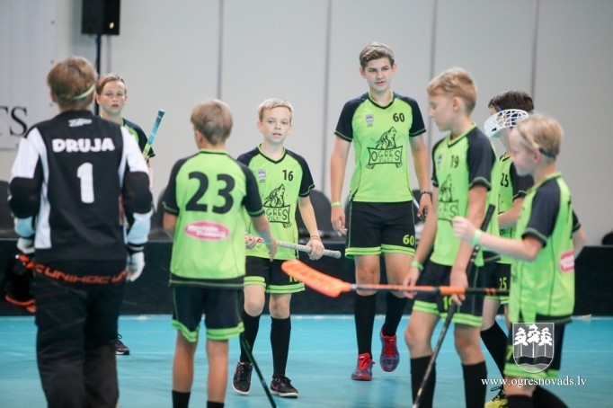 "Ogres Vilku" komanda izcīna "Unihoc Riga Cup 2018" kausu