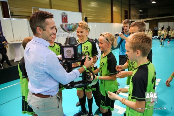 "Ogres Vilku" komanda izcīna "Unihoc Riga Cup 2018" kausu