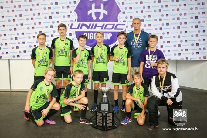 "Ogres Vilku" komanda izcīna "Unihoc Riga Cup 2018" kausu
