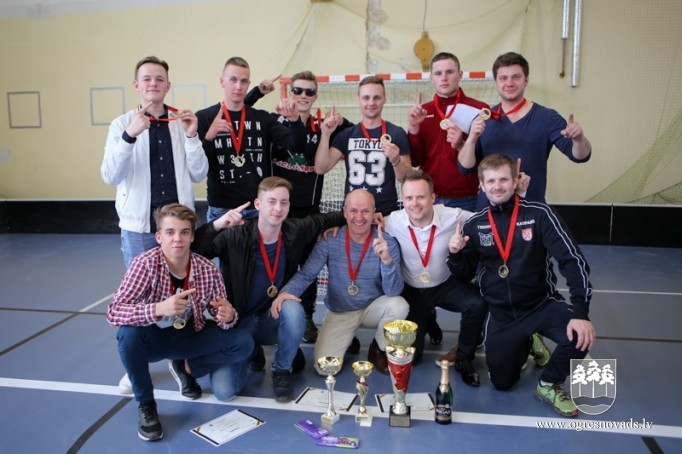 Ogres florbola čempionātā triumfē "Birzgale" un "Privacon"