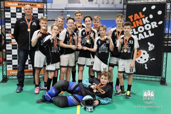 Ogres Vilki triumfē starptautiskās florbola sacensībās Tallinā