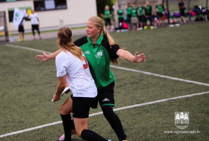 Ogres frisbijistiem sudrabs un bronza Latvijas čempionāta