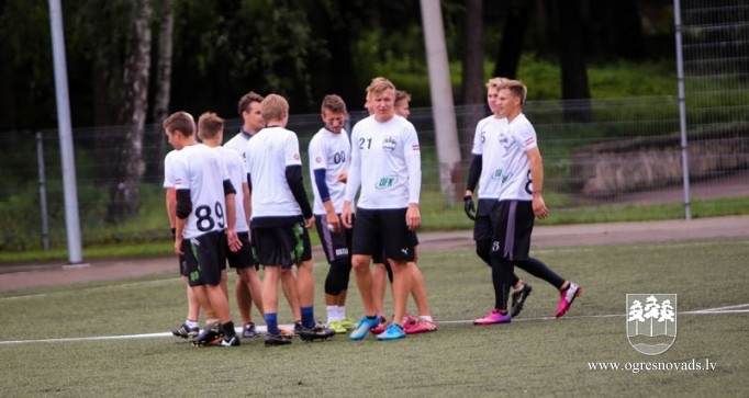 Ogres frisbijistiem sudrabs un bronza Latvijas čempionāta