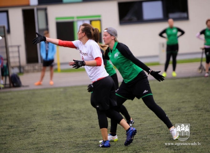 Ogres frisbijistiem sudrabs un bronza Latvijas čempionāta