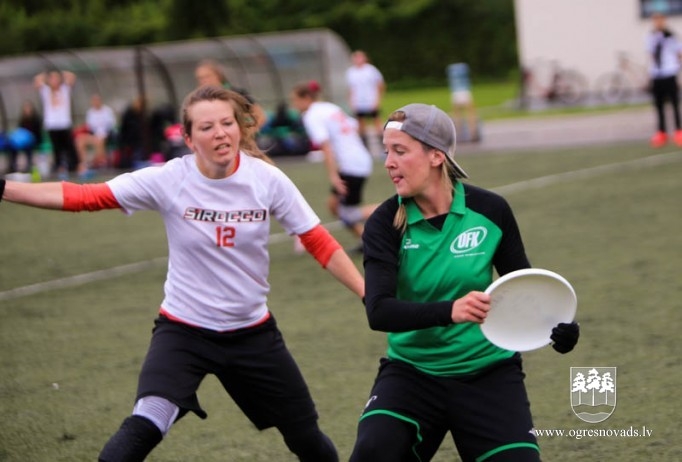 Ogres frisbijistiem sudrabs un bronza Latvijas čempionāta