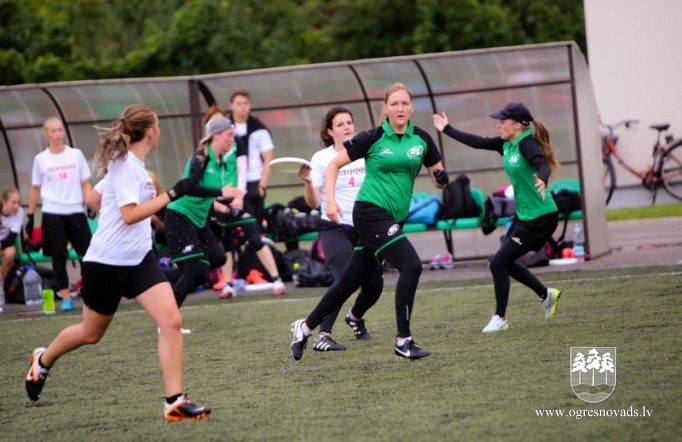Ogres frisbijistiem sudrabs un bronza Latvijas čempionāta