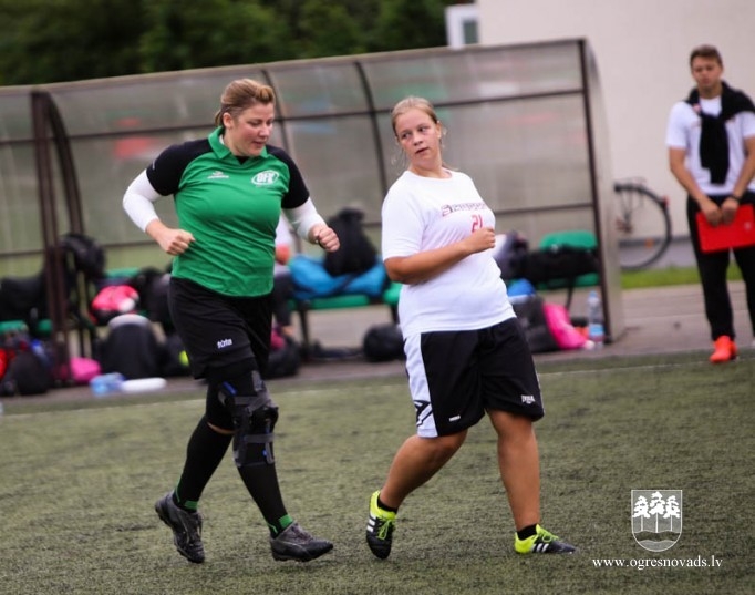 Ogres frisbijistiem sudrabs un bronza Latvijas čempionāta