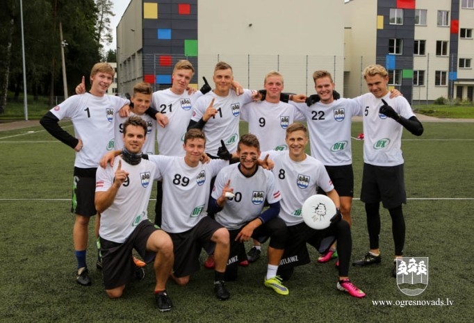 Ogres frisbijistiem sudrabs un bronza Latvijas čempionāta