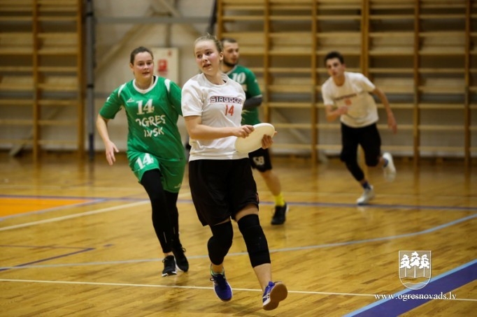 Ogres 1. vidusskolas frisbijistiem – Latvijas čempionāta bronza