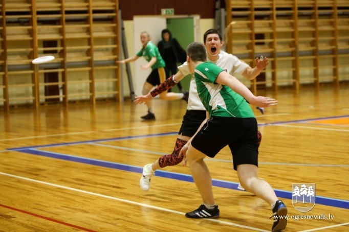 Ogres 1. vidusskolas frisbijistiem – Latvijas čempionāta bronza