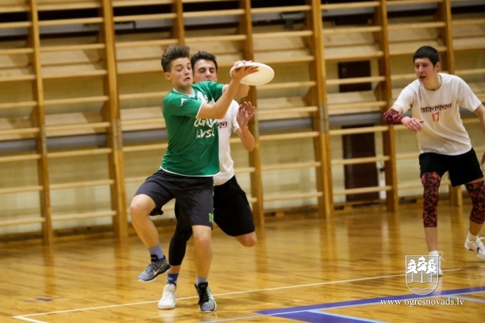 Ogres 1. vidusskolas frisbijistiem – Latvijas čempionāta bronza