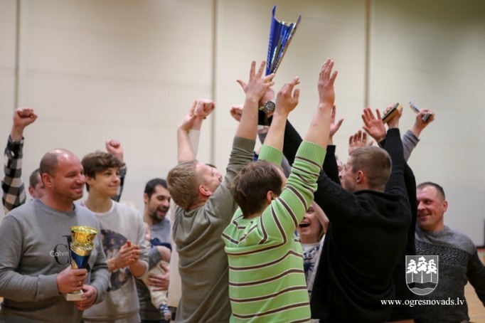 Telpu futbola čempionāta laureātes - "Deppo", "Osports/ONSC" un "HAUZE"