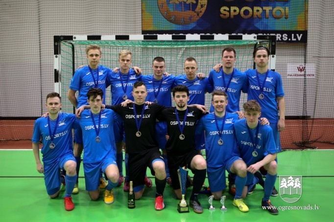 Telpu futbola čempionāta laureātes - "Deppo", "Osports/ONSC" un "HAUZE"