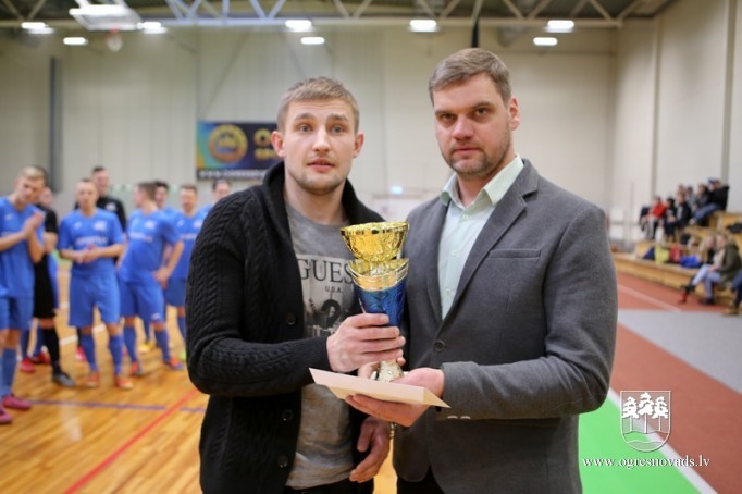 Telpu futbola čempionāta laureātes - "Deppo", "Osports/ONSC" un "HAUZE"