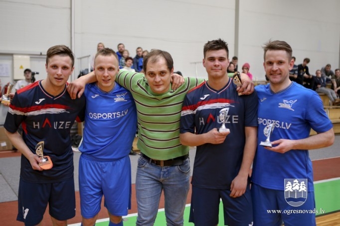 Telpu futbola čempionāta laureātes - "Deppo", "Osports/ONSC" un "HAUZE"