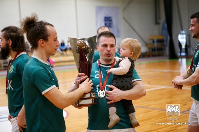 Ogresgala “OCSK” kā pirmā iegūst ceļojošo Rubīna kausu