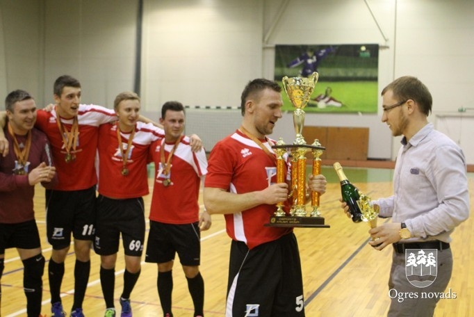 "Ogres Prestižs" izcīna "Osports.lv" kausu