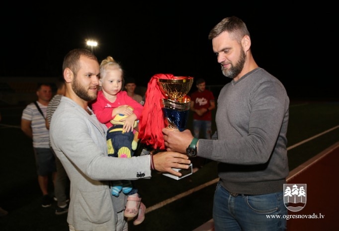 Futbola čempionāta laureātes – “OCSK”, “Deppo” un “Streka”