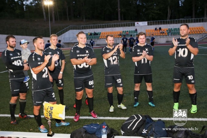 Ogres čempionāta laureātes – “Streka”, “Dinamo Ogre” un “Techniba”