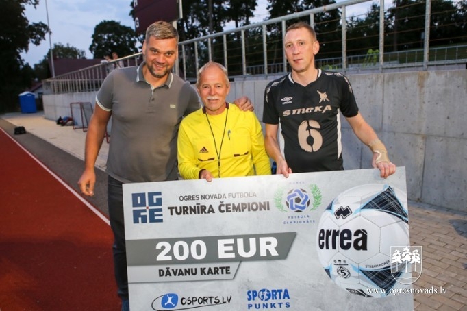 Ogres čempionāta laureātes – “Streka”, “Dinamo Ogre” un “Techniba”