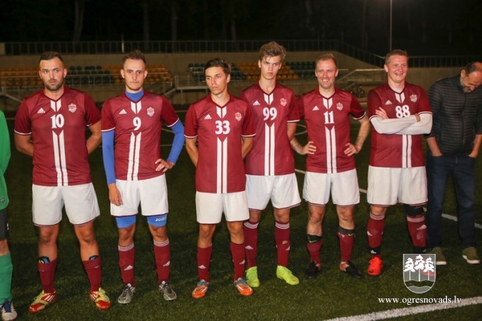 Ogres čempionāta laureātes – “Streka”, “Dinamo Ogre” un “Techniba”