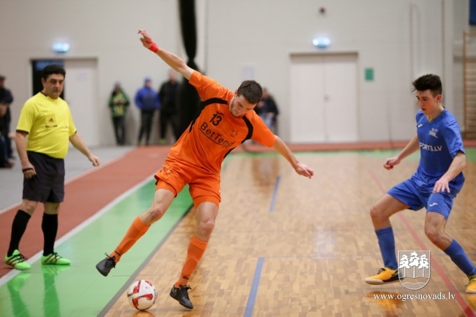"Osports" kausu pēcspēles sitienu trillerī izcīna "NPT"