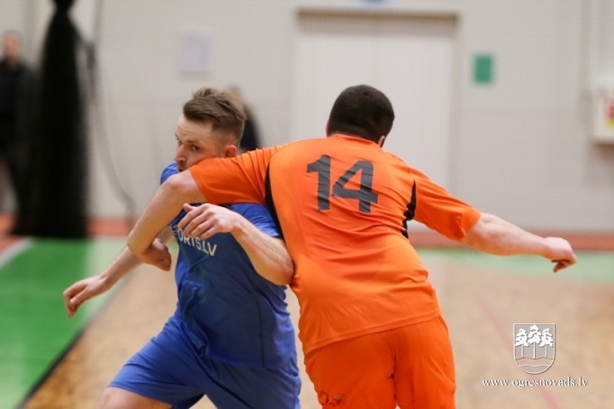 "Osports" kausu pēcspēles sitienu trillerī izcīna "NPT"