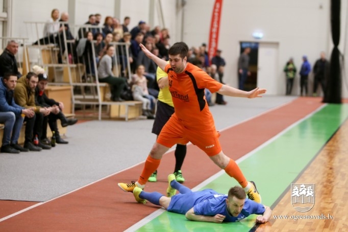 "Osports" kausu pēcspēles sitienu trillerī izcīna "NPT"