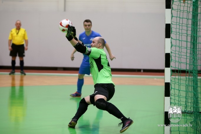 "Osports" kausu pēcspēles sitienu trillerī izcīna "NPT"