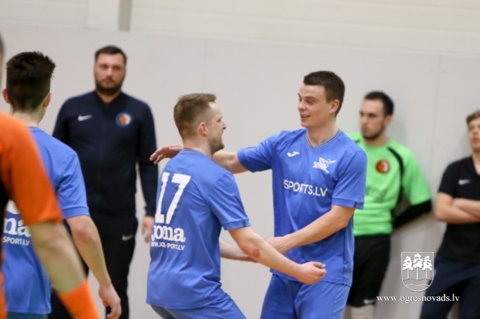 "Osports" kausu pēcspēles sitienu trillerī izcīna "NPT"