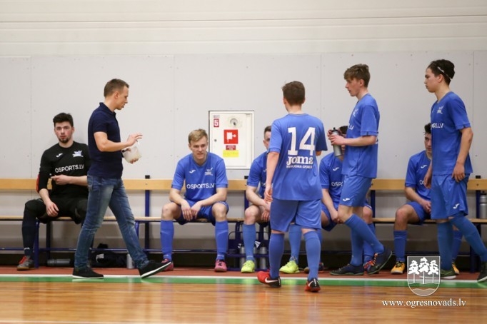 "Osports" kausu pēcspēles sitienu trillerī izcīna "NPT"