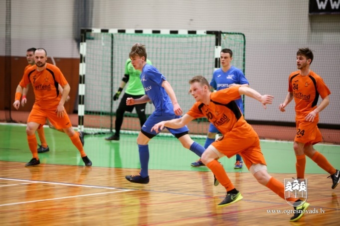 "Osports" kausu pēcspēles sitienu trillerī izcīna "NPT"