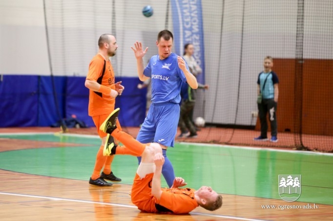 "Osports" kausu pēcspēles sitienu trillerī izcīna "NPT"