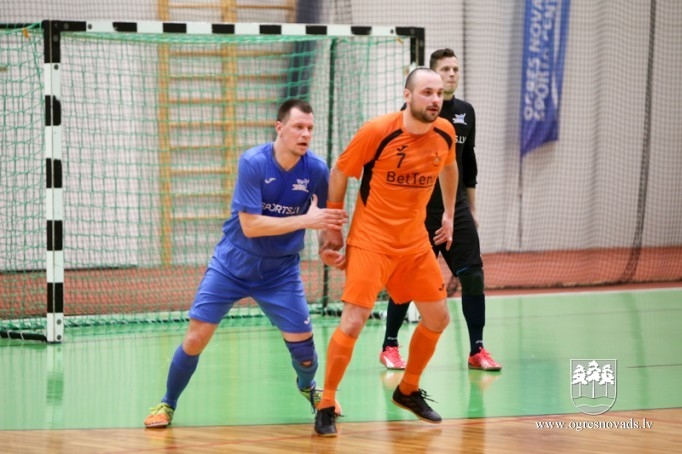 "Osports" kausu pēcspēles sitienu trillerī izcīna "NPT"