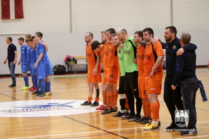 "Osports" kausu pēcspēles sitienu trillerī izcīna "NPT"