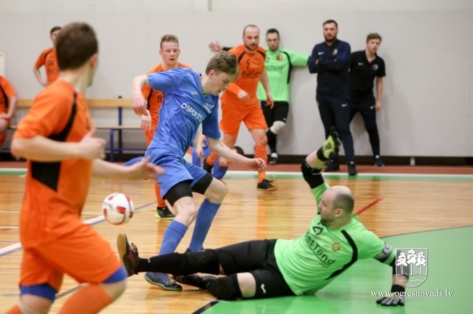 "Osports" kausu pēcspēles sitienu trillerī izcīna "NPT"