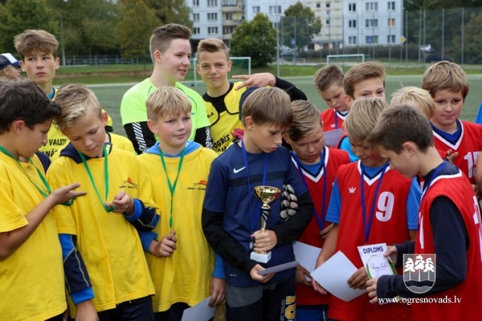Labākie jaunie futbolisti - Ogres skolās