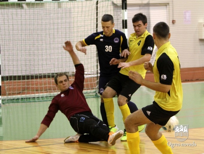 "FK Ogre/Cerber 02" uzņems vicečempionus
