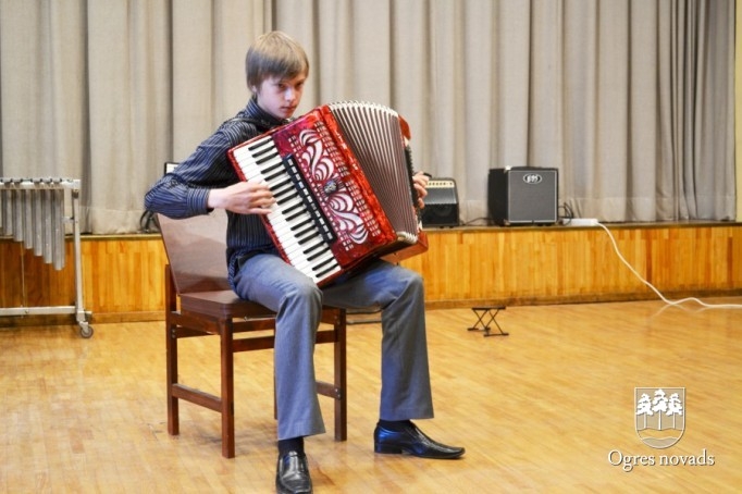 Ogres mūzikas skolas Gada balvas pasniegšana 2012
