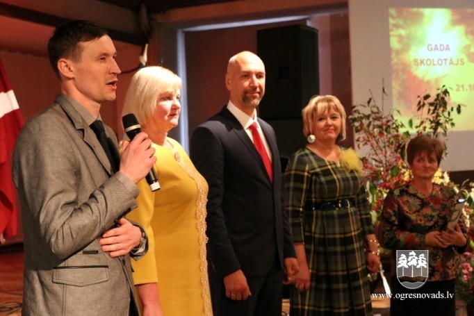 Labākie pedagogi saņem balvu “Gada Skolotājs 2016”