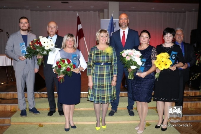 Labākie pedagogi saņem balvu “Gada Skolotājs 2016”