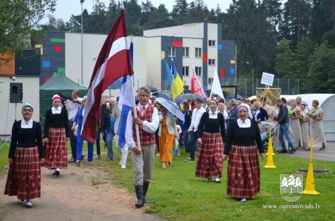 Svētku trešā diena noslēdzas ar gājienu un koncertu