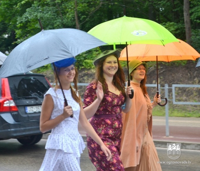 Svētku trešā diena noslēdzas ar gājienu un koncertu